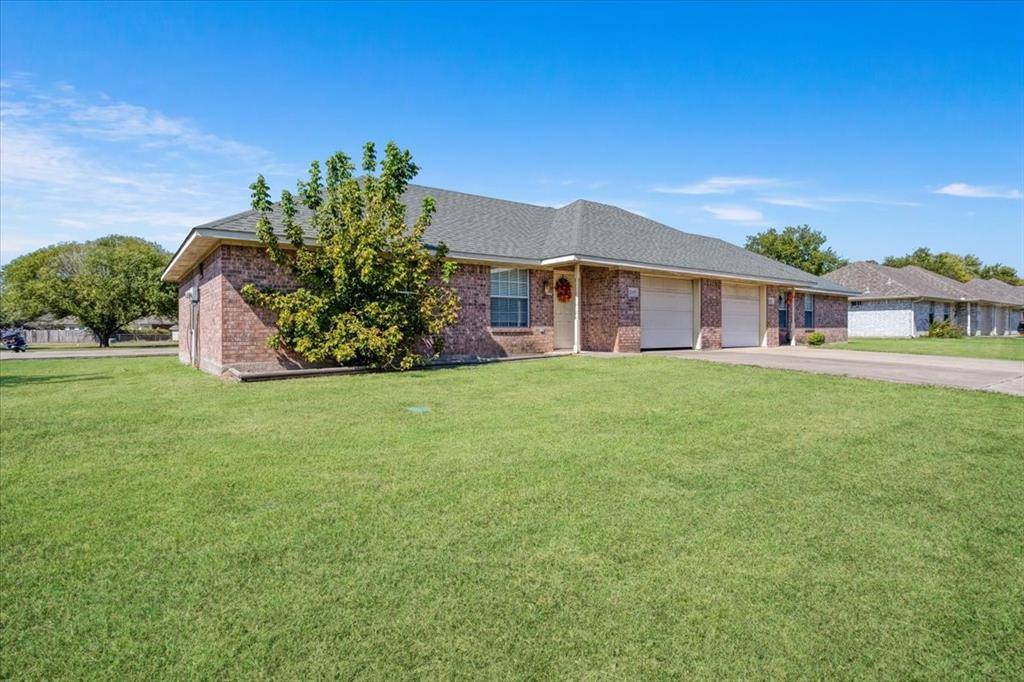 Bonham, TX 75418,2105-2107 Albert Broadfoot