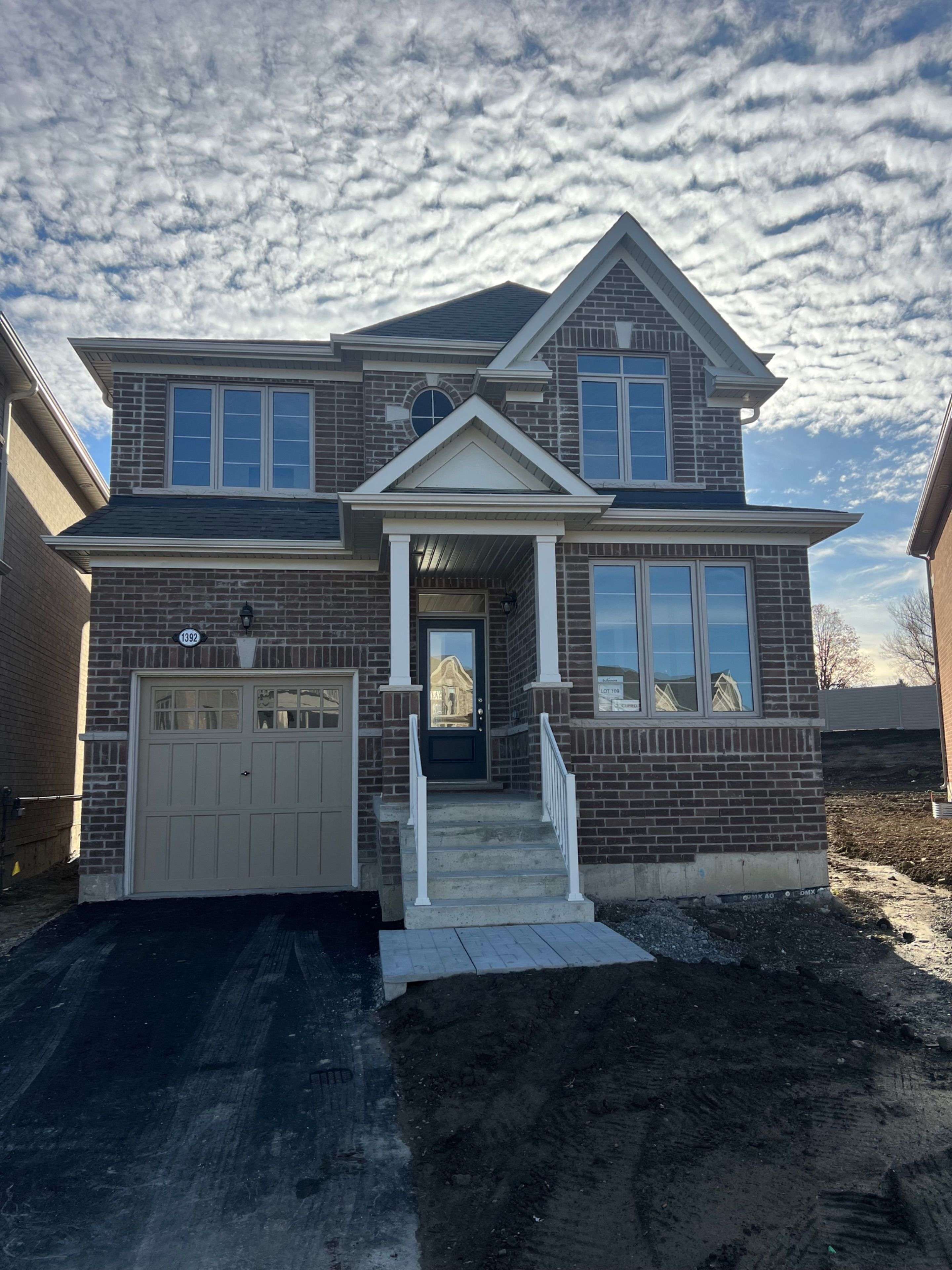 Innisfil, ON L0L 1W0,1392 Davis Loop DR E