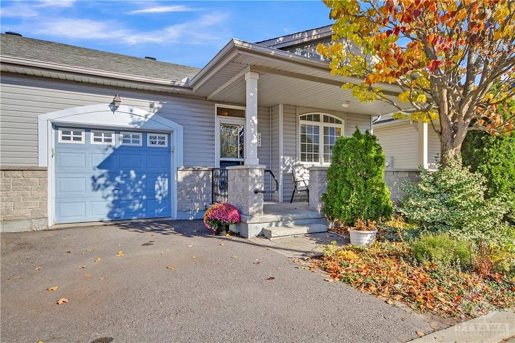 Manotick - Kars - Rideau Twp And Area, ON K4M 1L1,37 VILLAGE WALK