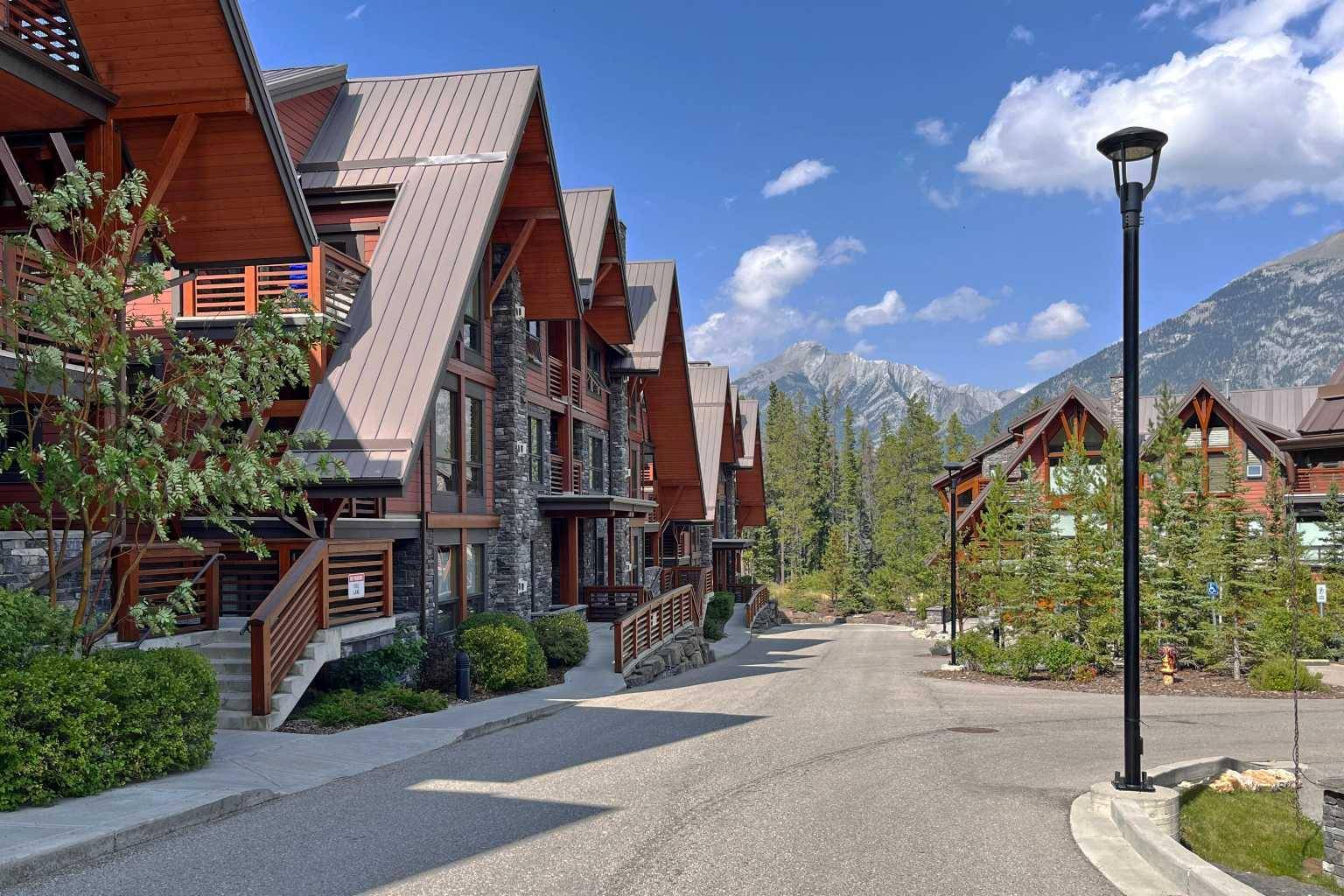 Canmore, AB T1W 0G3,2100B Stewart Creek DR #201