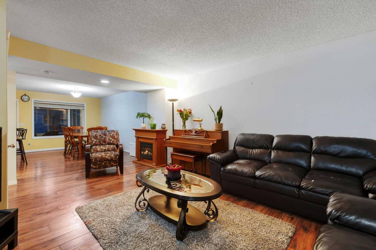 Calgary, AB T2Z4P7,552 Prestwick CIR SE