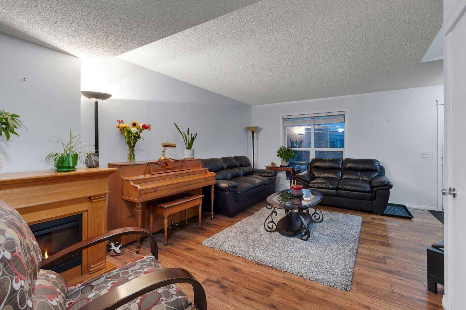 Calgary, AB T2Z4P7,552 Prestwick CIR SE