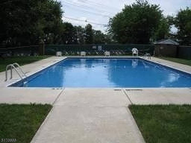 Clifton City, NJ 07013,565 Grove St #1