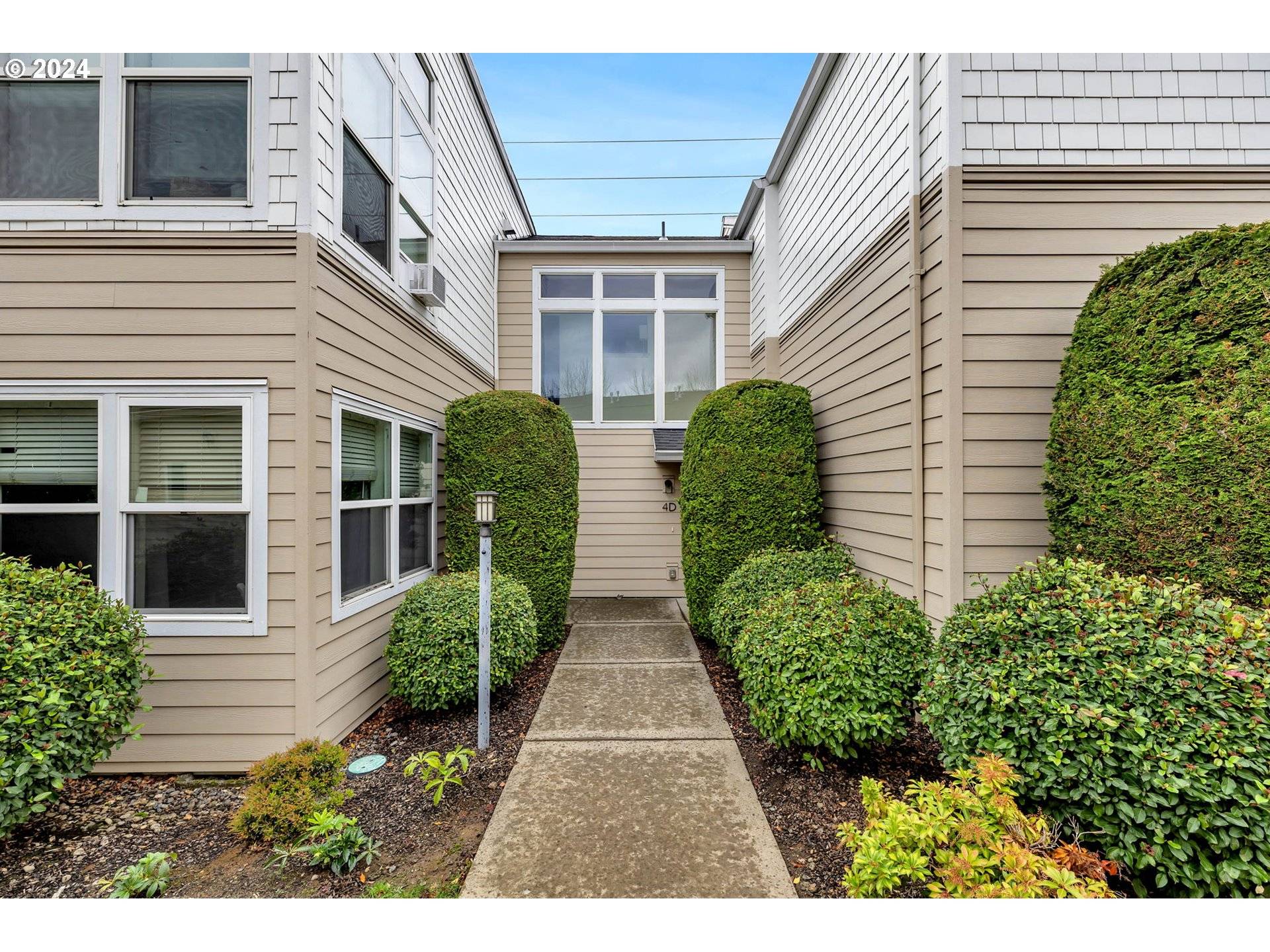 Portland, OR 97230,15715 NE BEECH ST #4D