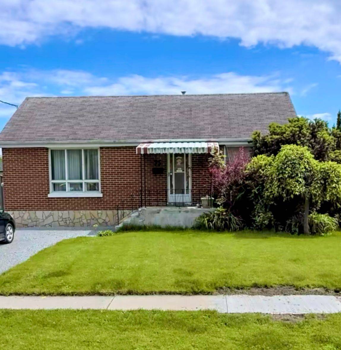 Oshawa, ON L1H 3Y7,75 Kawartha AVE