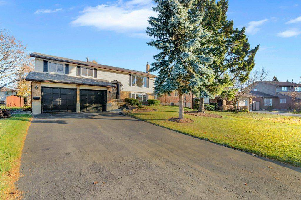 Woolwich, ON N3B 3B9,7 Phoebe CRES