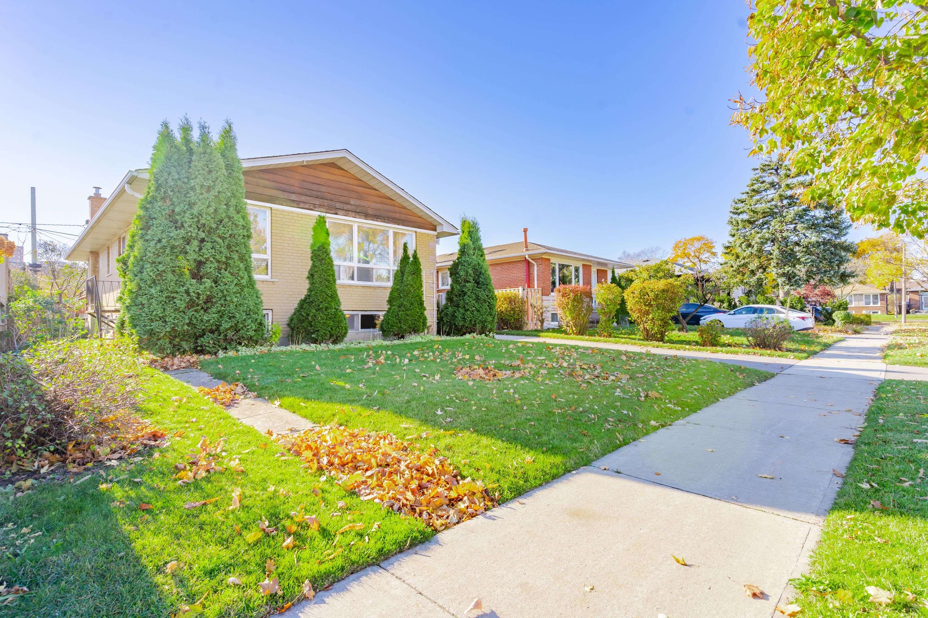 Toronto W08, ON M9C 3X3,36 Summerfield CRES