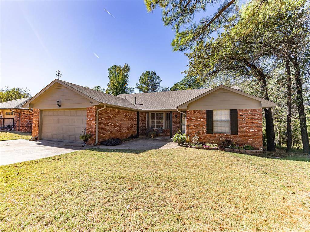 Midwest City, OK 73130,233 CHAUCER CRESCENT Street