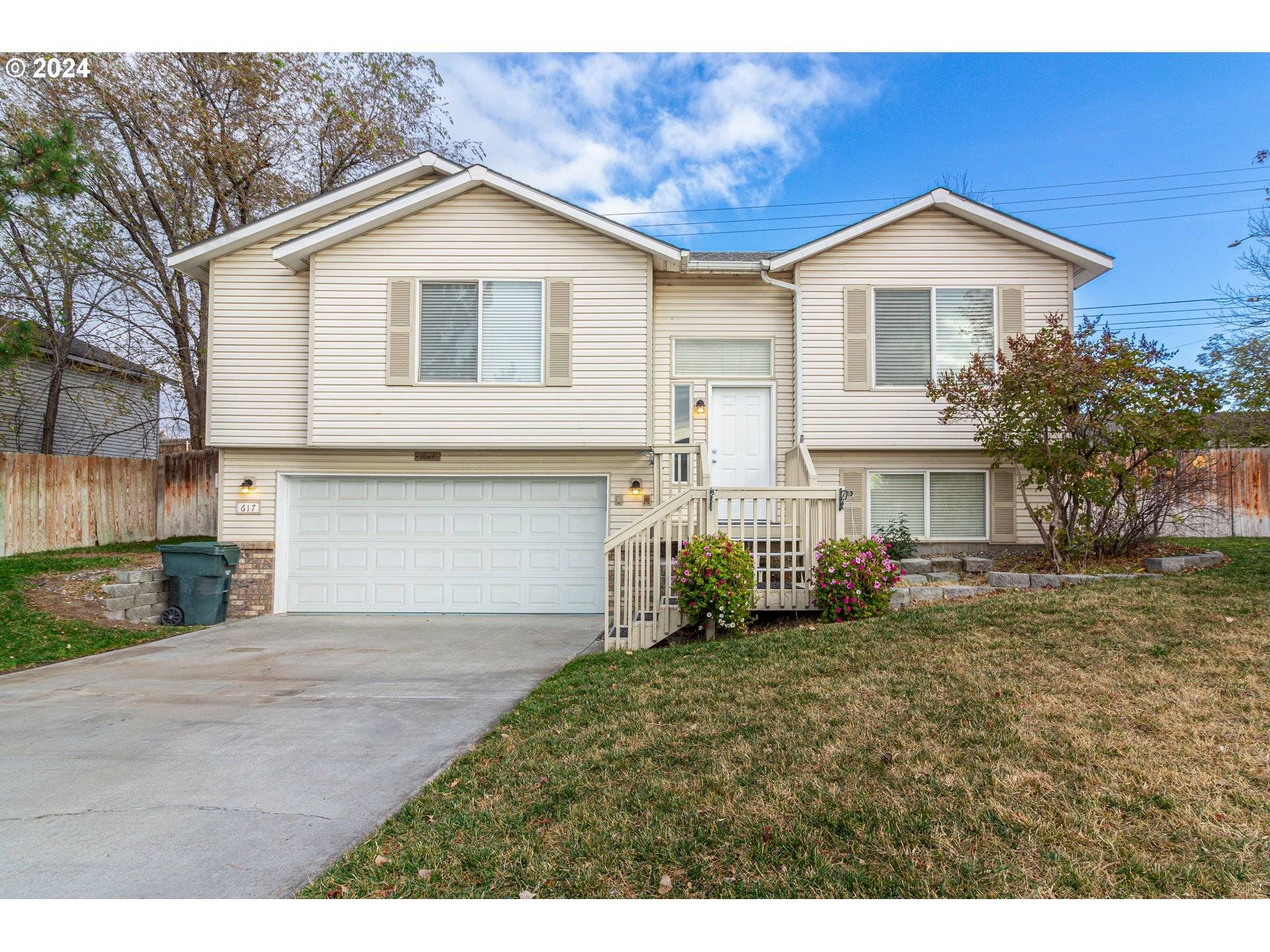 Hermiston, OR 97838,617 E AUTUMN AVE