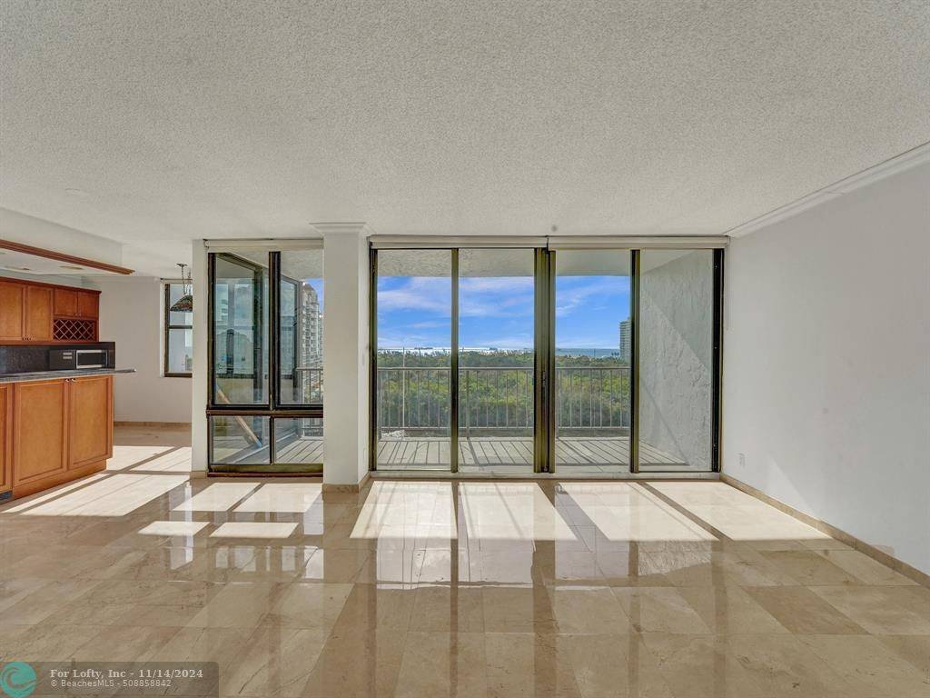 Fort Lauderdale, FL 33304,936 Intracoastal Dr  #11F