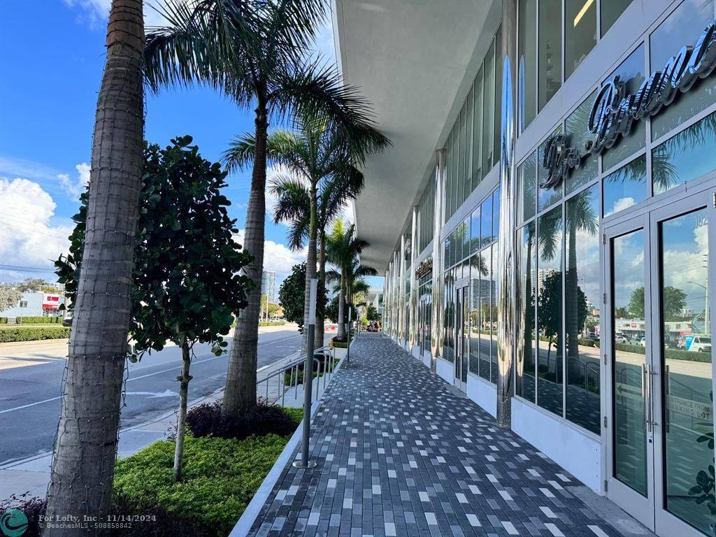 Hallandale Beach, FL 33009,1006 E Hallandale Beach Blvd  #205