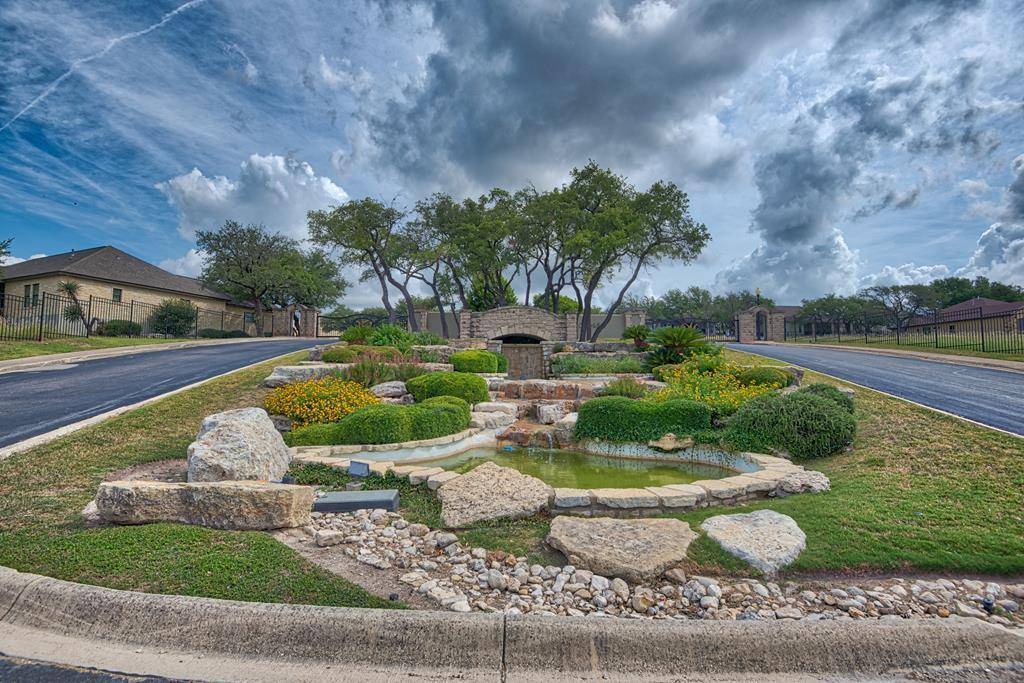 Kerrville, TX 78028,2002 N Bordeaux Dr