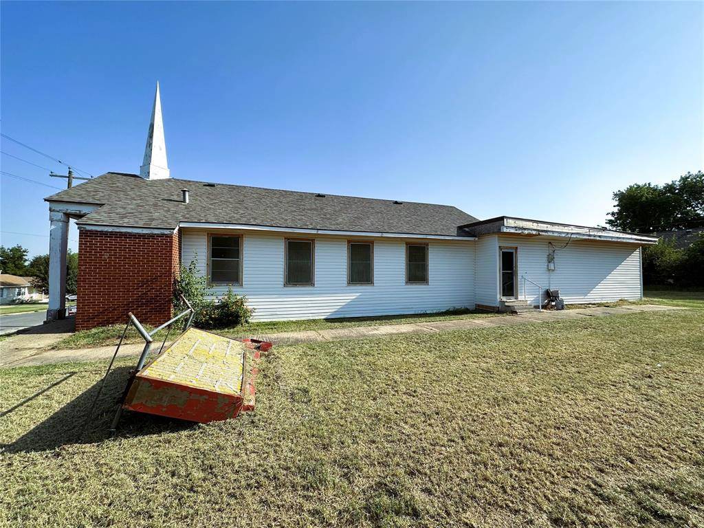 Chickasha, OK 73018,1401 S 12th Street