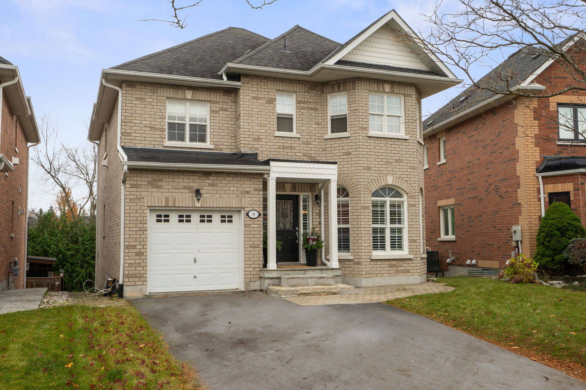 Richmond Hill, ON L4C 0P6,9 Mill Walk CT