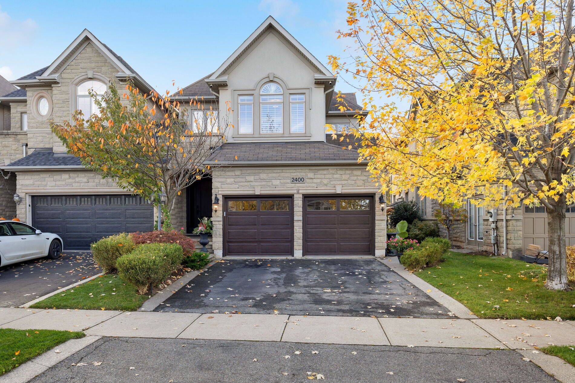 Oakville, ON L6H 0B8,2400 Wasaga DR