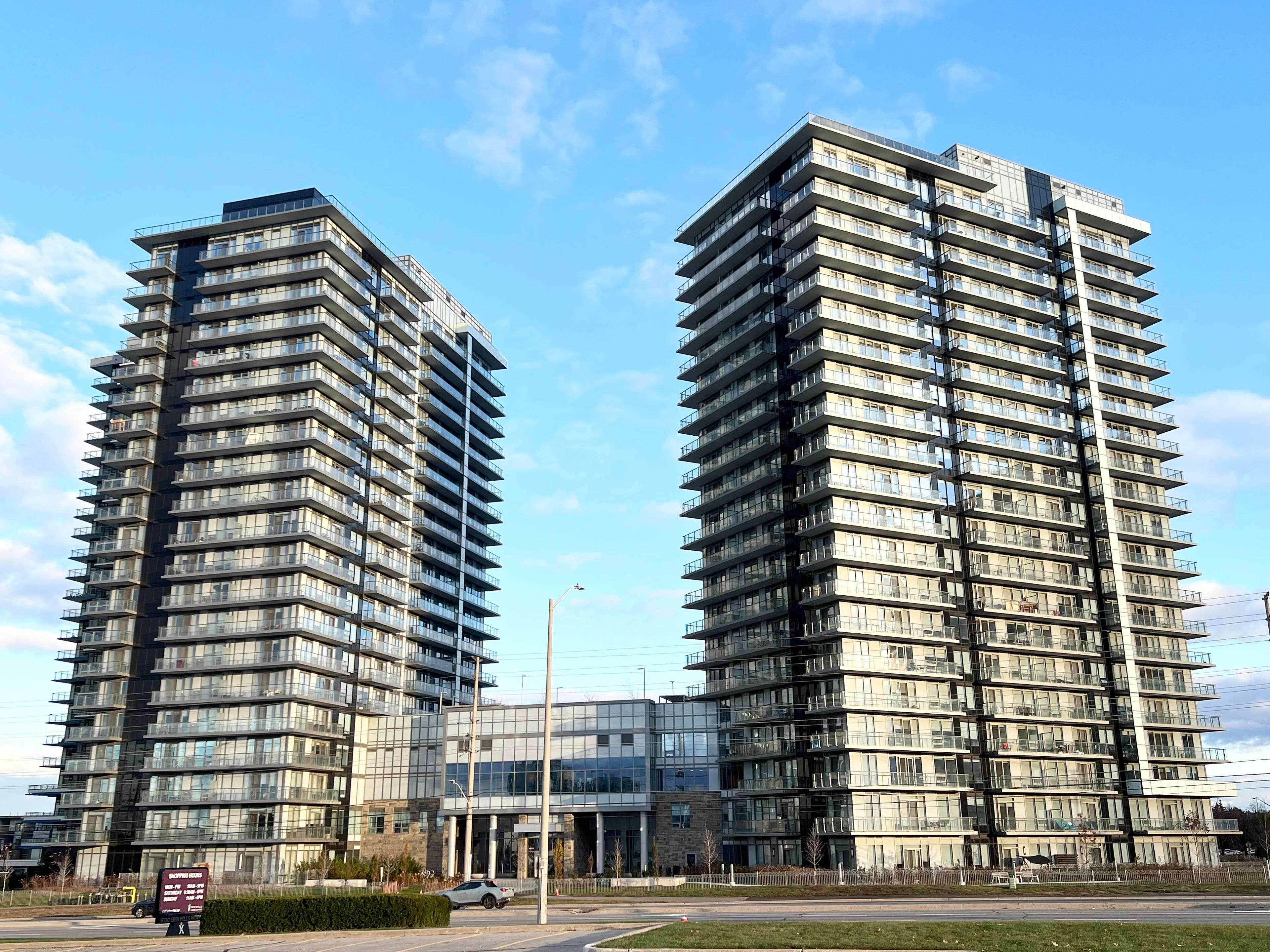 Mississauga, ON L5M 0Z8,4655 Metcalfe AVE #205