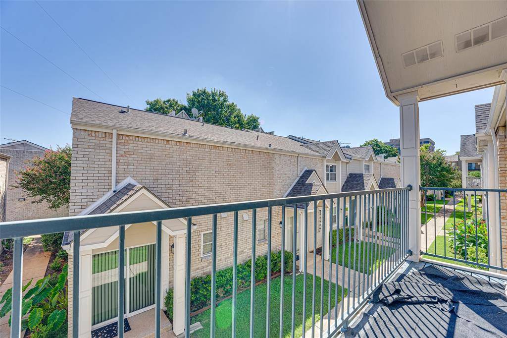 Dallas, TX 75240,5881 Preston View Boulevard #225