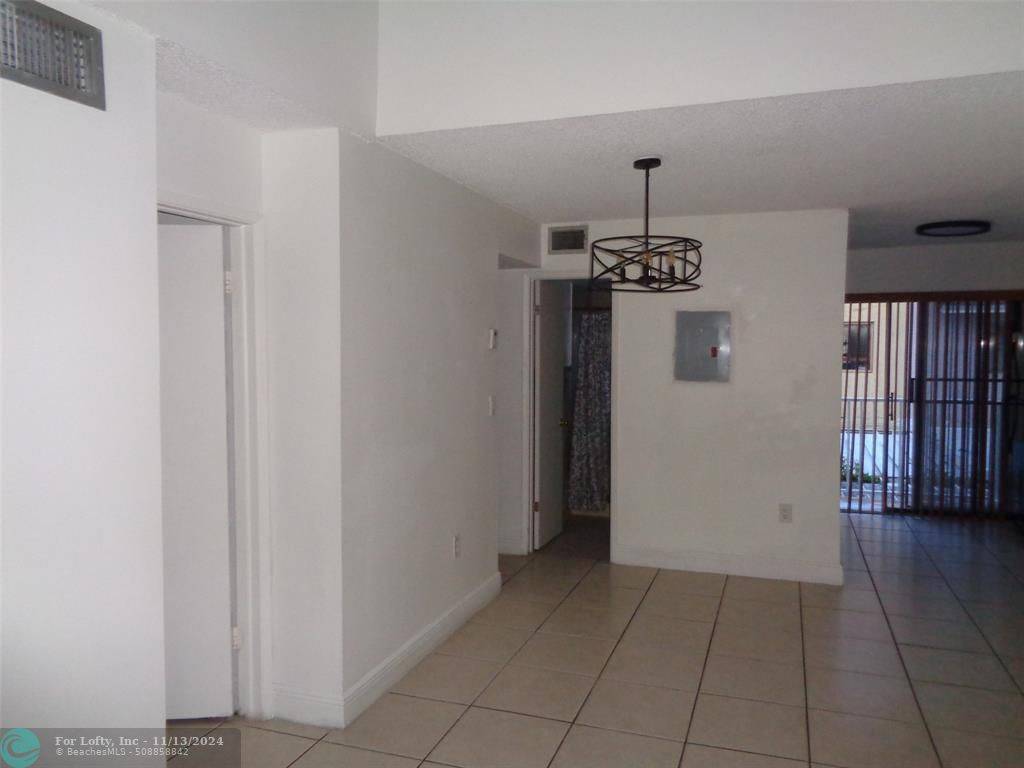 Hialeah, FL 33016,2735 W 61st Pl  #202