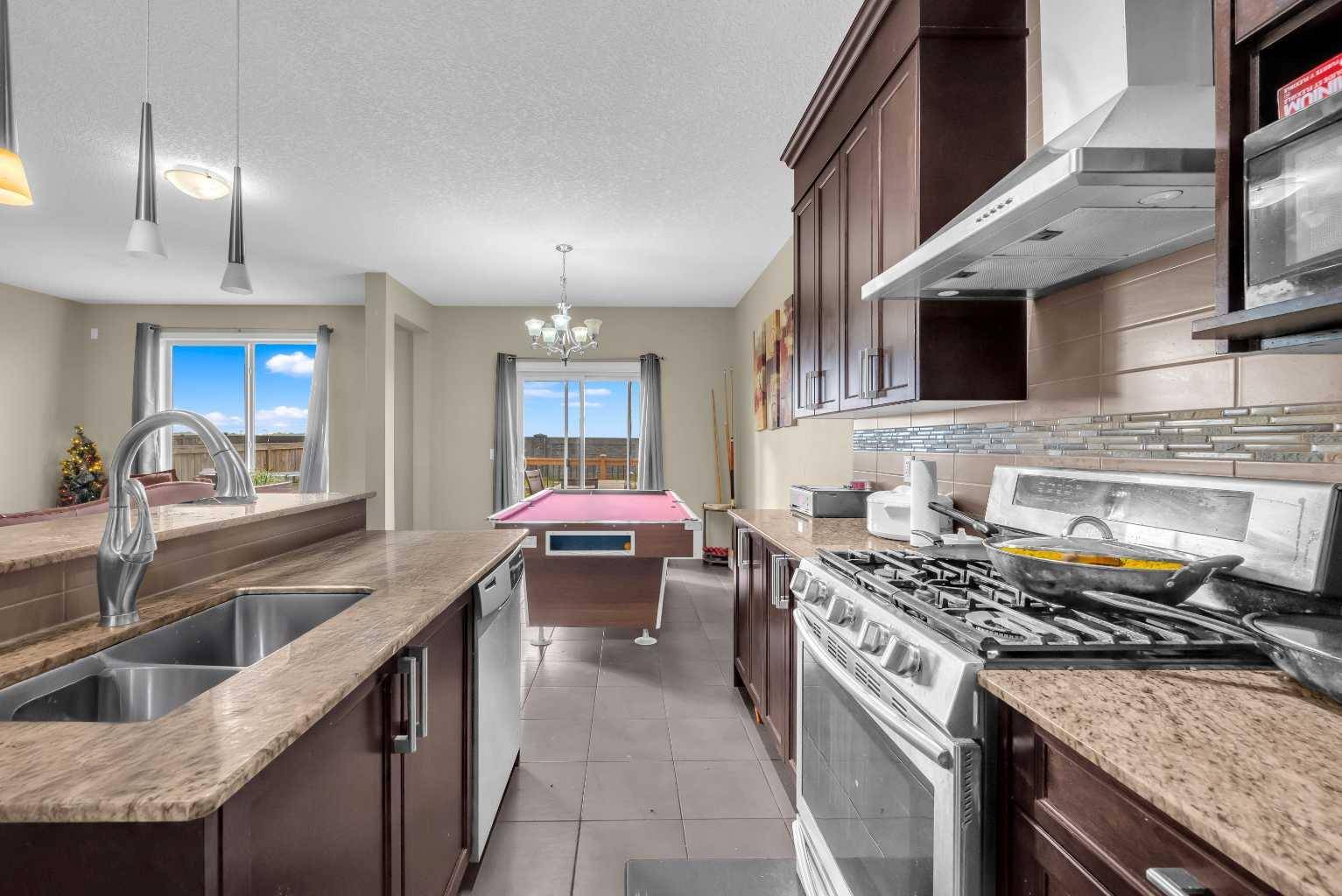 Calgary, AB T3N 0H4,396 Skyview Shores MNR NE