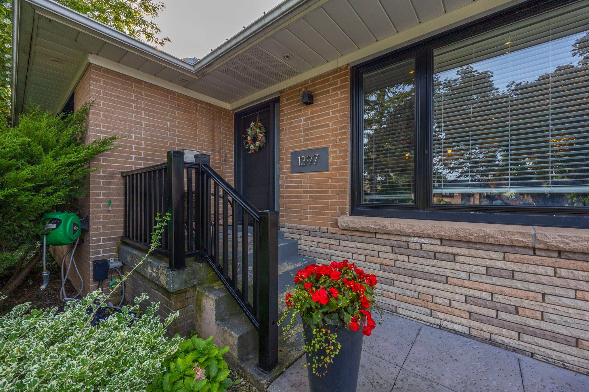 Oakville, ON L6L 2S4,1397 Waverly AVE