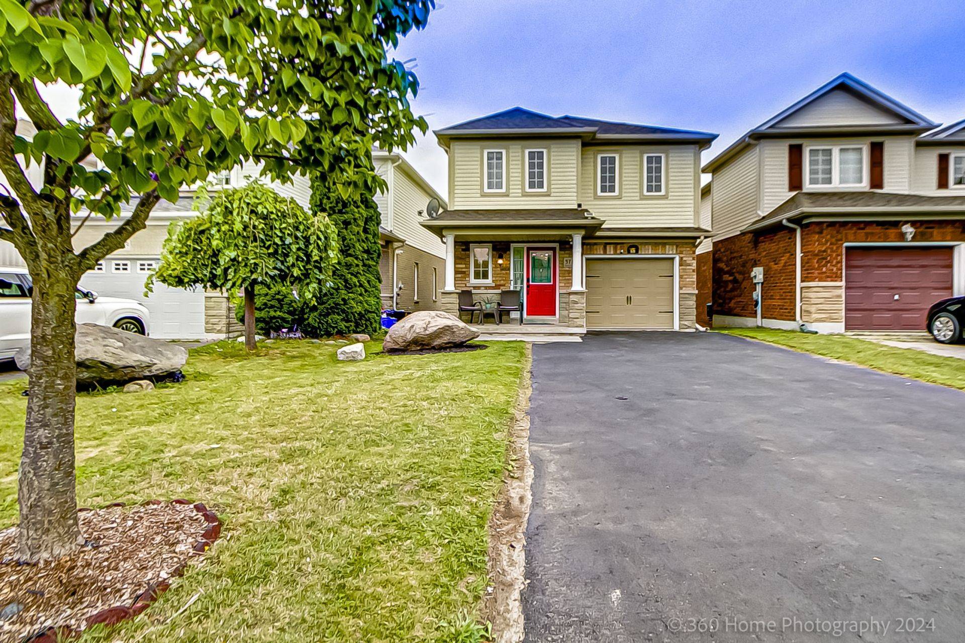 Oshawa, ON L1K 2R7,571 Blythwood SQ