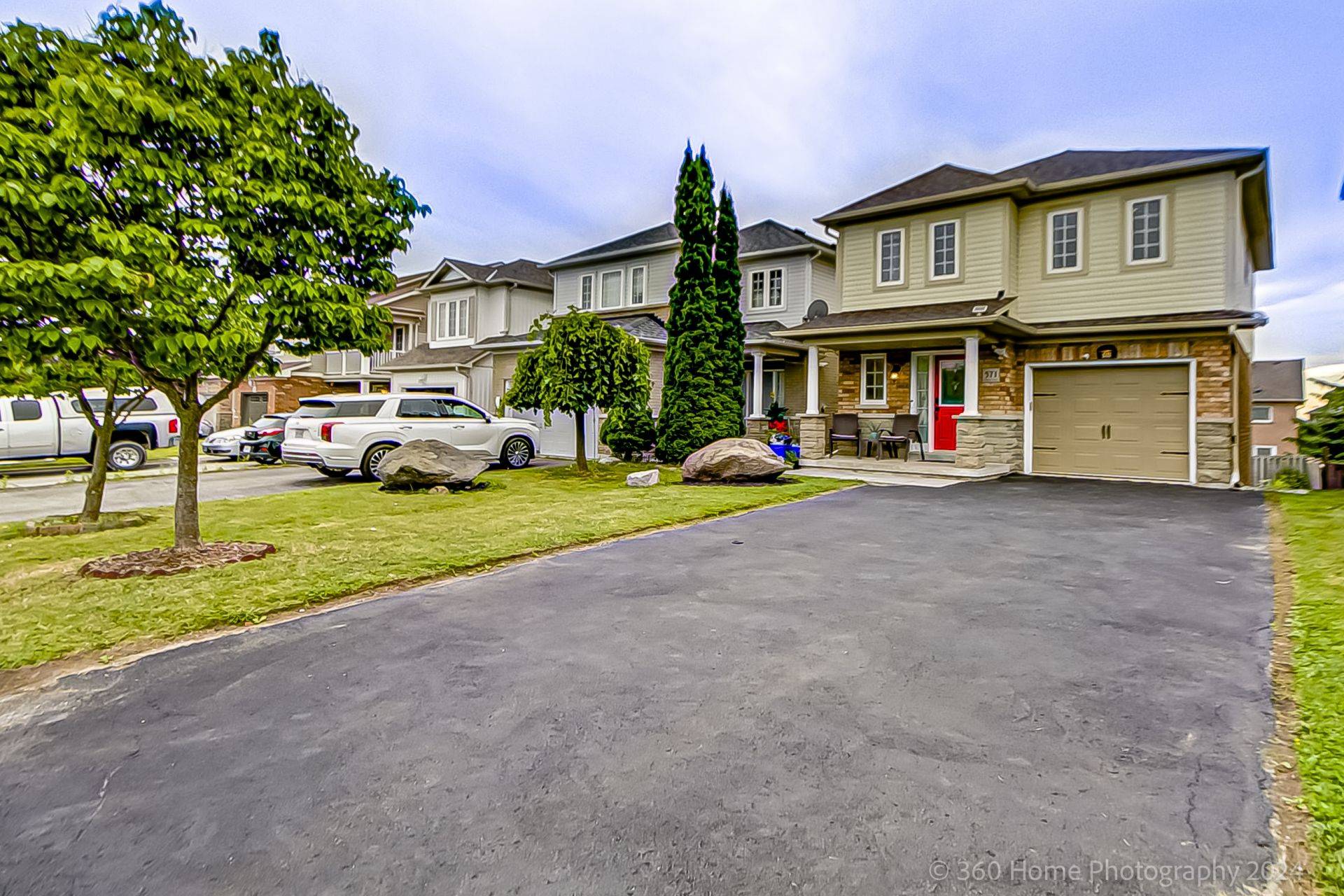 Oshawa, ON L1K 2R7,571 Blythwood SQ