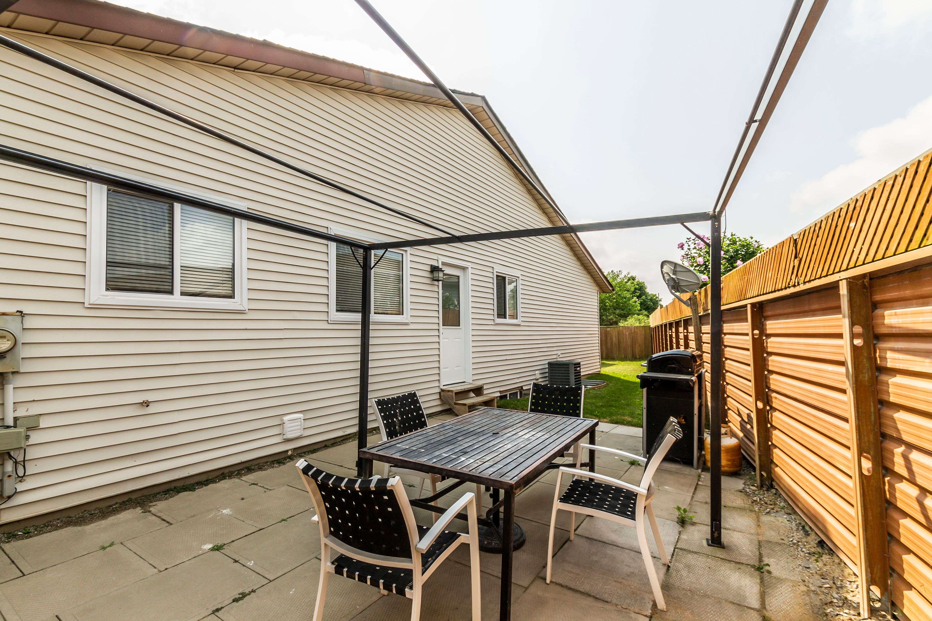 Waterloo, ON N3C 3L7,99 Nickolas CRES #B