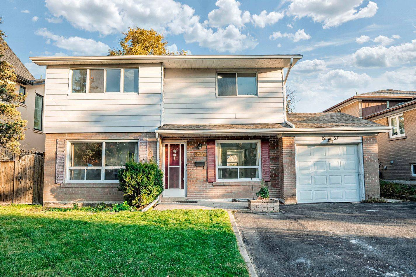 Mississauga, ON L4X 1P3,1287 Tyneburn CRES