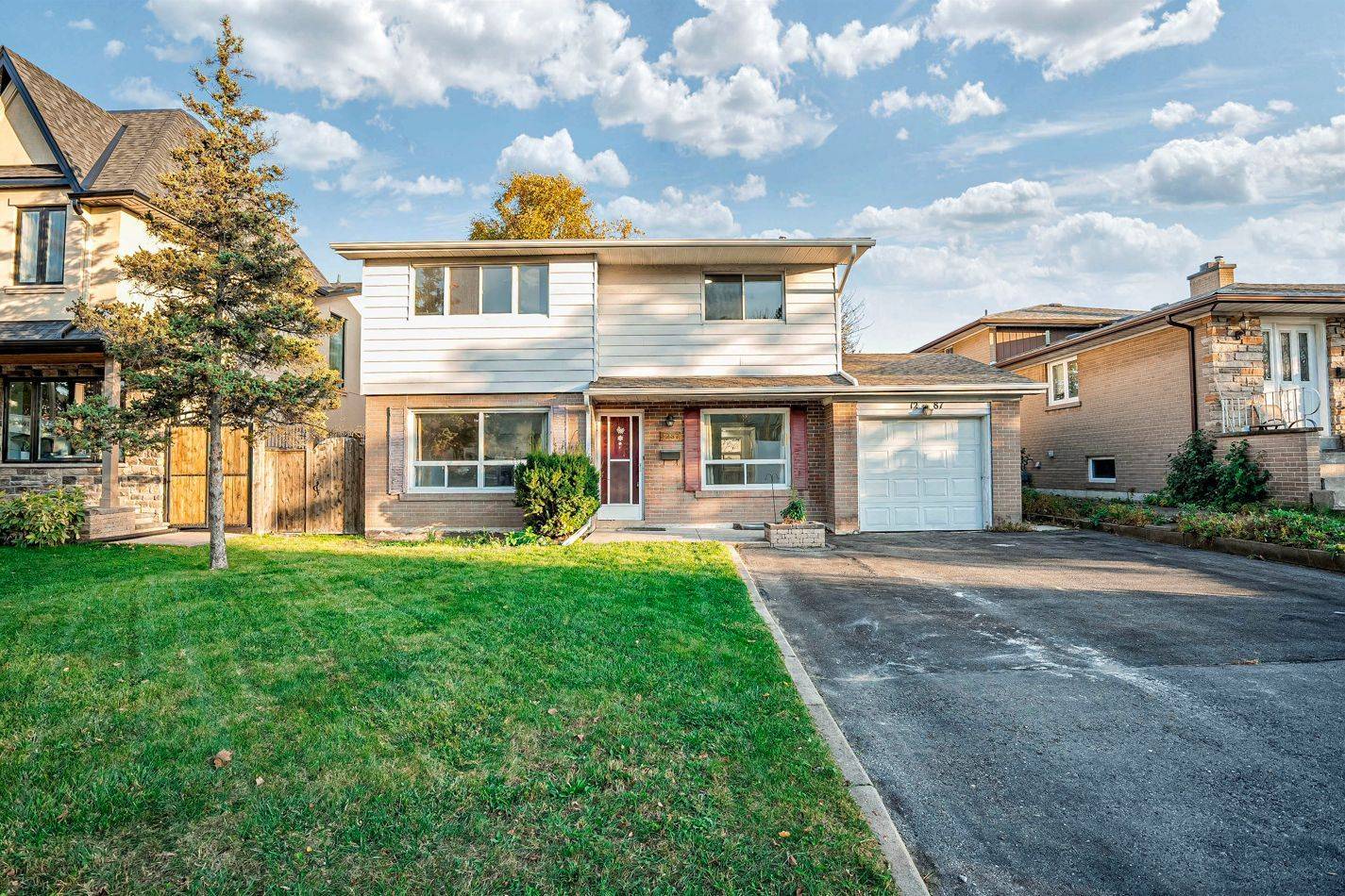 Mississauga, ON L4X 1P3,1287 Tyneburn CRES