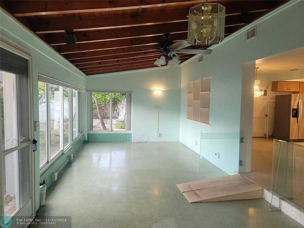 Lauderdale By The Sea, FL 33308,251 Hibiscus Ave