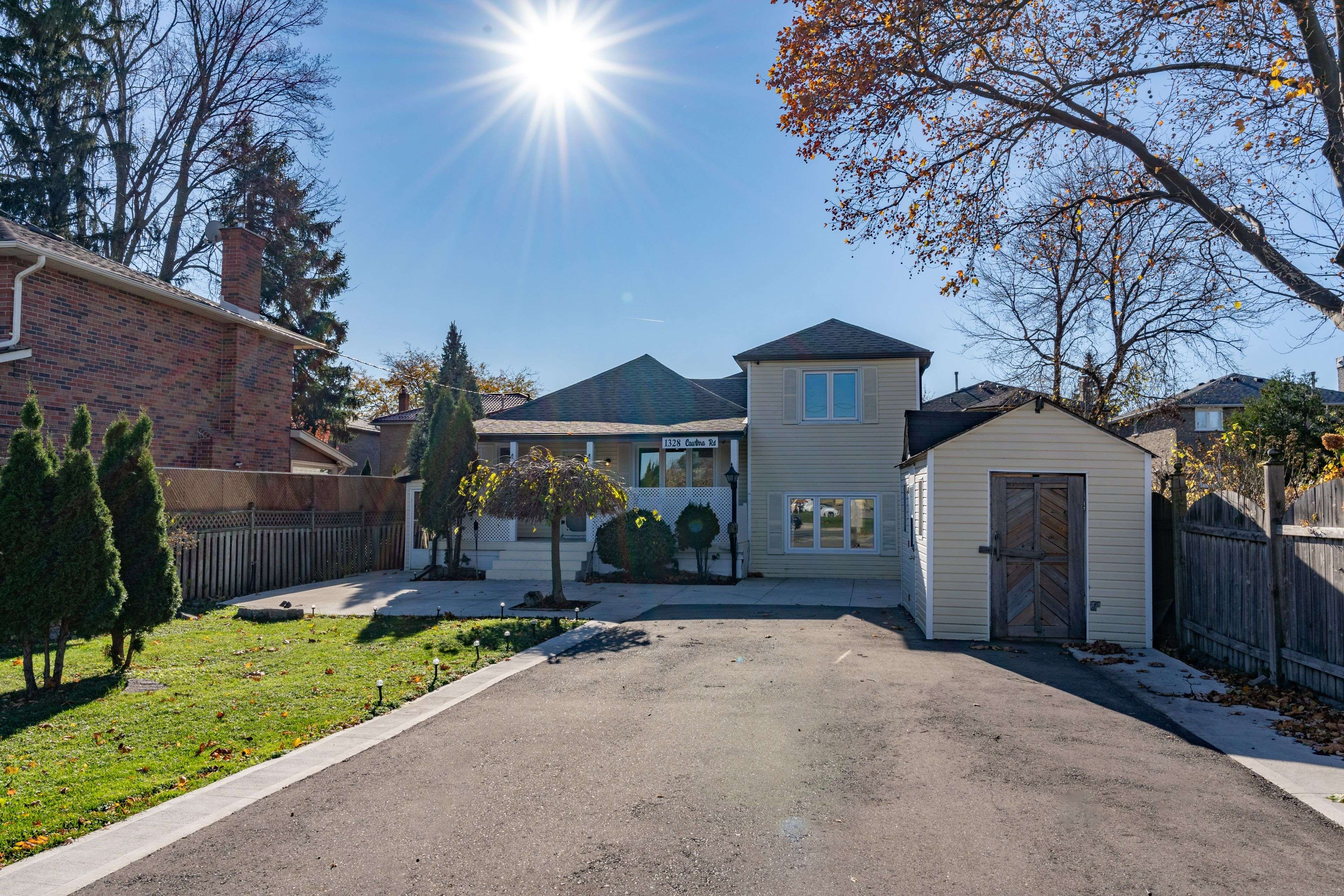 Mississauga, ON L5G 4K9,1328 Cawthra RD