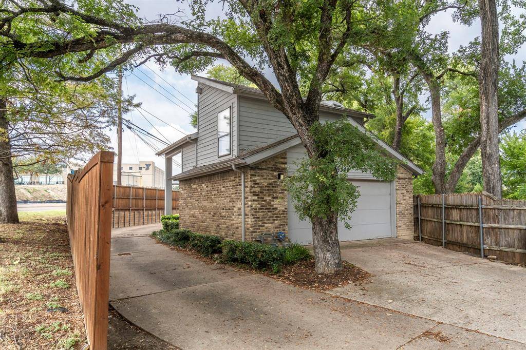 Dallas, TX 75243,9308 Greenville Avenue