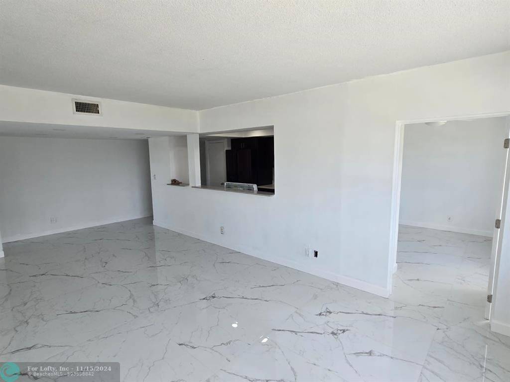 Deerfield Beach, FL 33064,1060 CRYSTAL LAKE DRIVE  #401