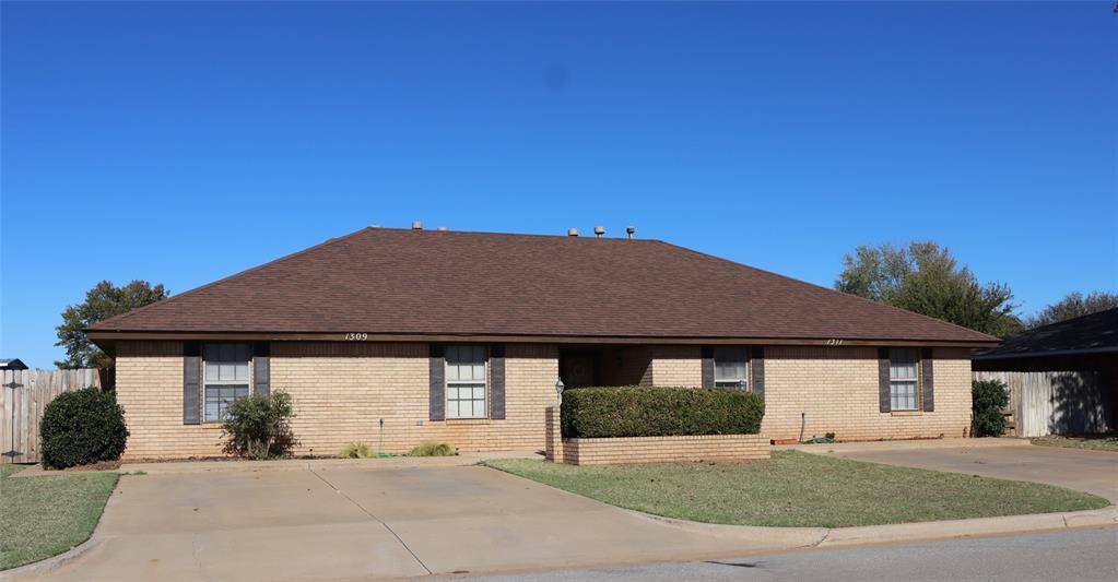 Weatherford, OK 73096,1309 Plains Avenue