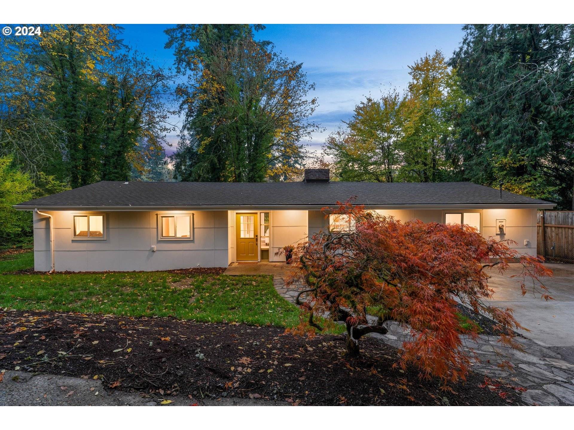 West Linn, OR 97068,2524 SW MOSSY BRAE RD