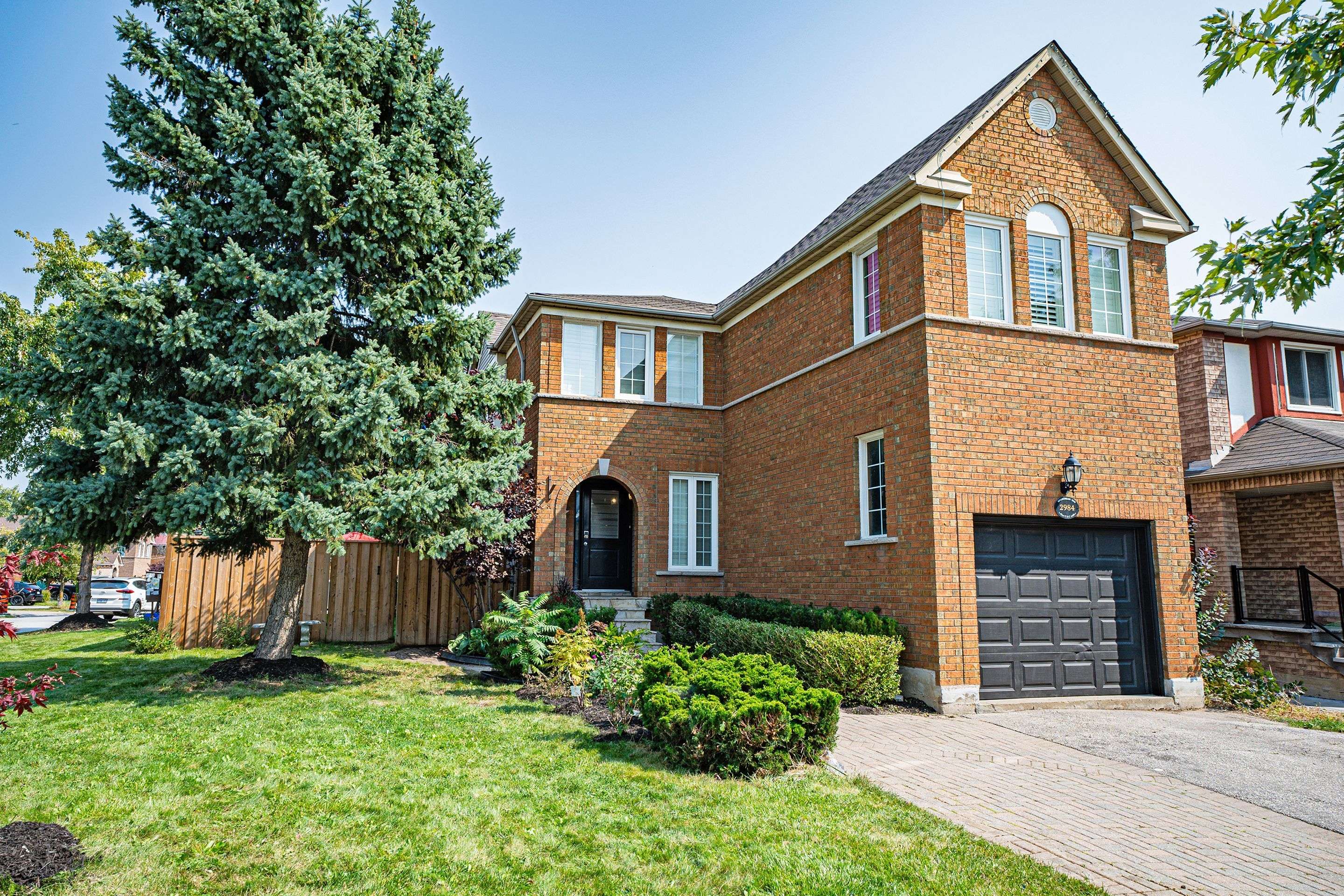 Mississauga, ON L5N 6J9,2984 Gulfstream WAY