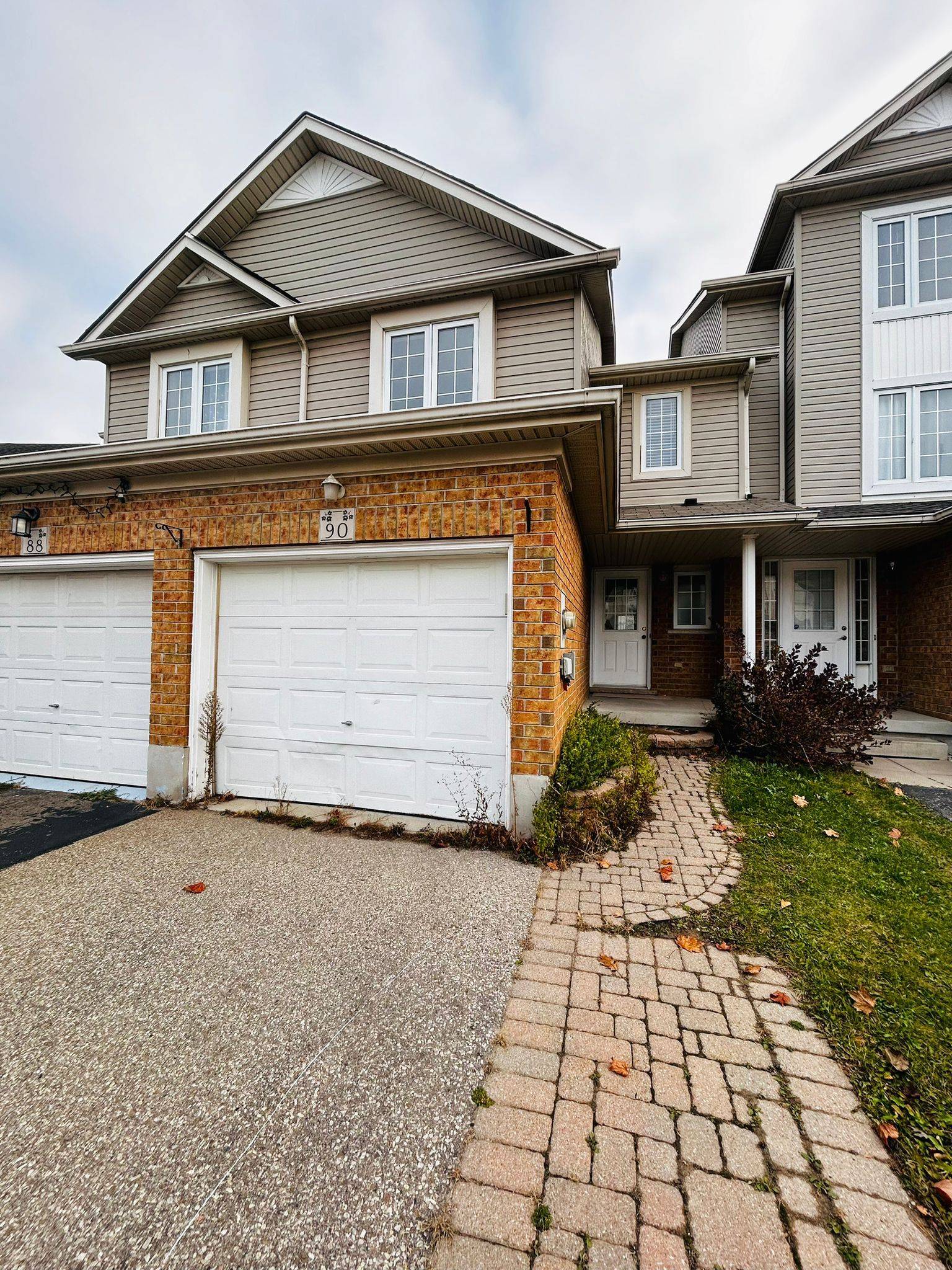 Kitchener, ON N2E 4C9,90 Donnenwerth DR