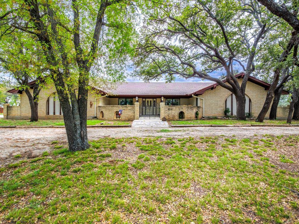 Brownwood, TX 76801,910 Deer Trail