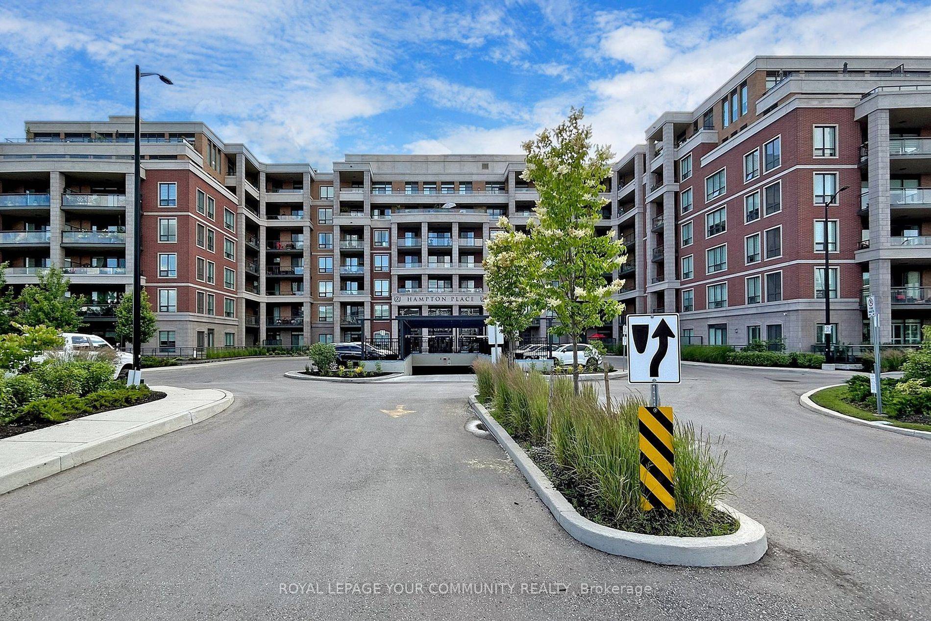 Whitchurch-stouffville, ON L4A 4R5,25 Baker Hill BLVD #207