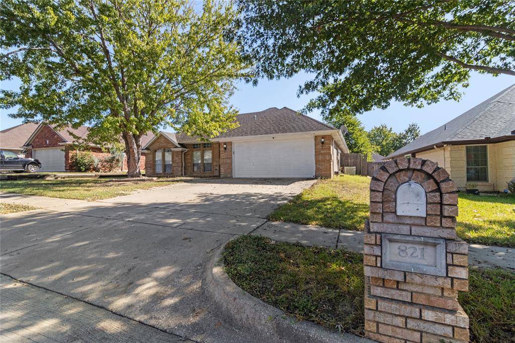 Saginaw, TX 76179,821 Sky Wood Court