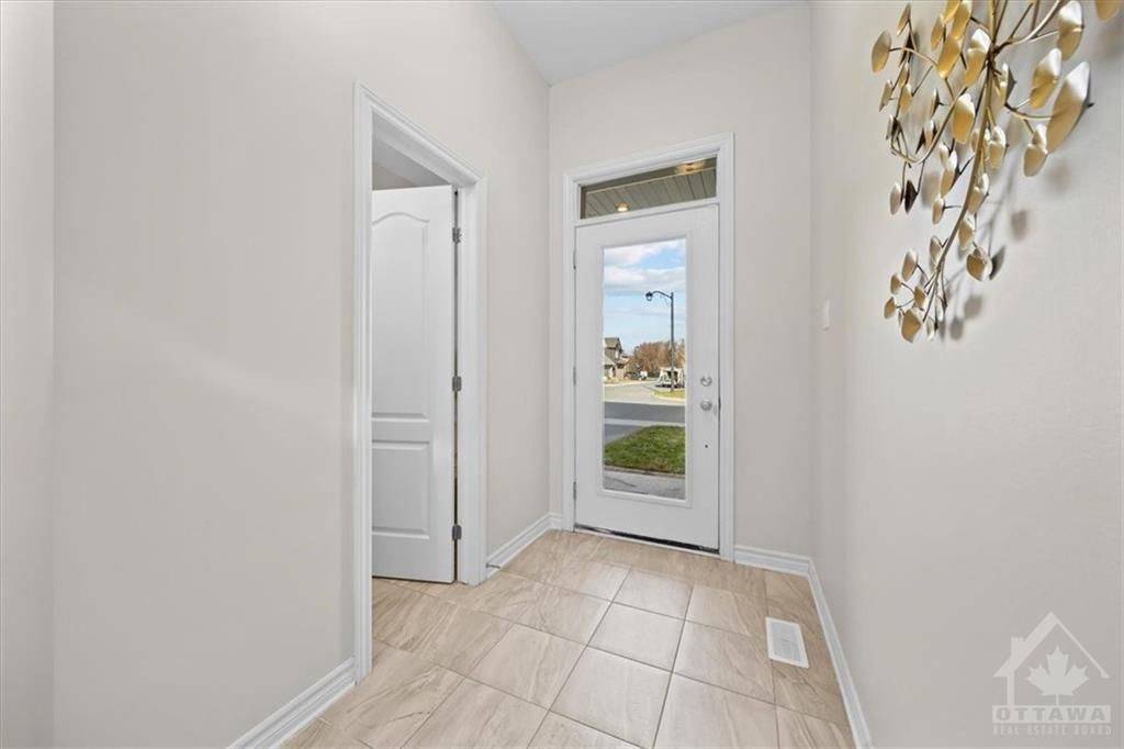 Stittsville - Munster - Richmond, ON K2S 2M9,610 VIVERA PL