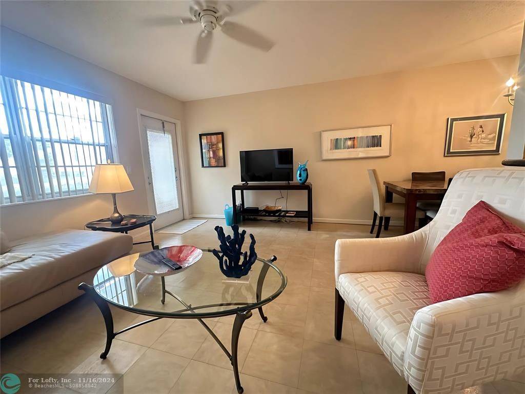 Deerfield Beach, FL 33442,30 Lyndhurst B  #30