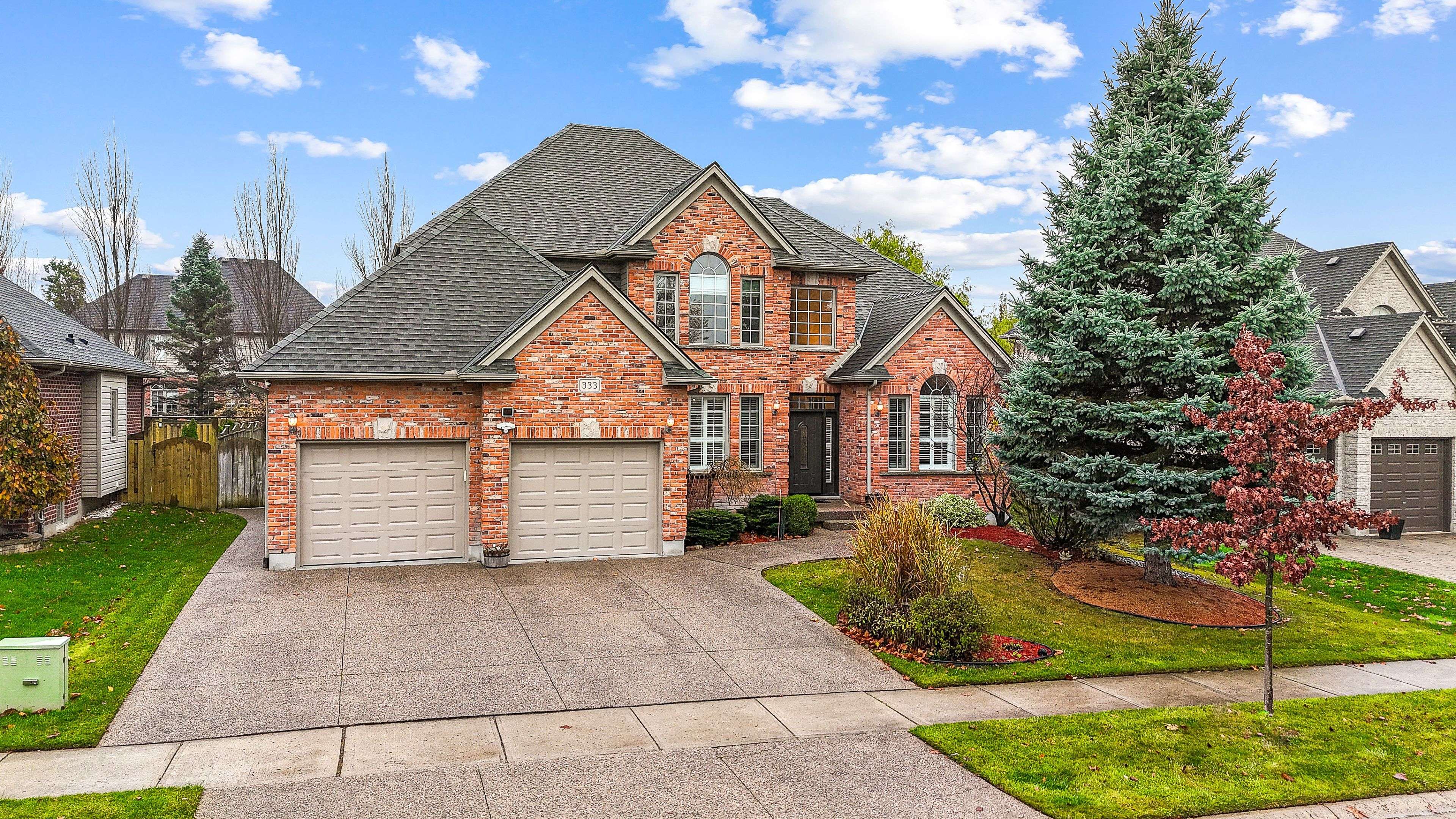 London, ON N6G 5J8,333 Rivertrace Close