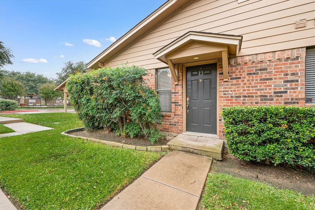 Benbrook, TX 76109,5664 Cedar Creek Drive