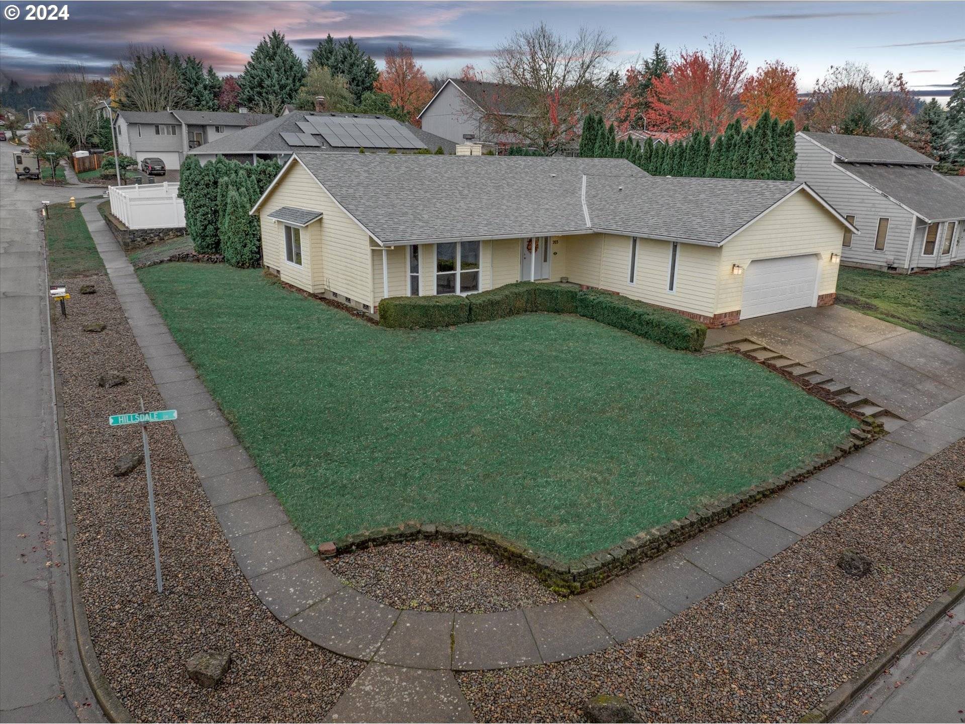 Newberg, OR 97132,203 E HILLSDALE DR