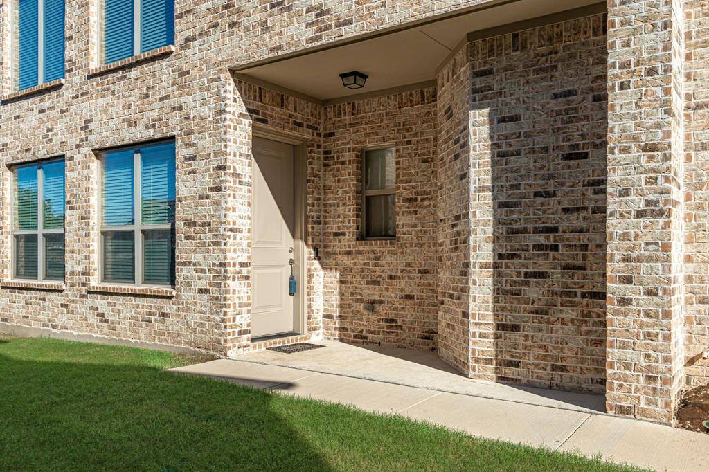 Wylie, TX 75098,313 Featherstone Trail