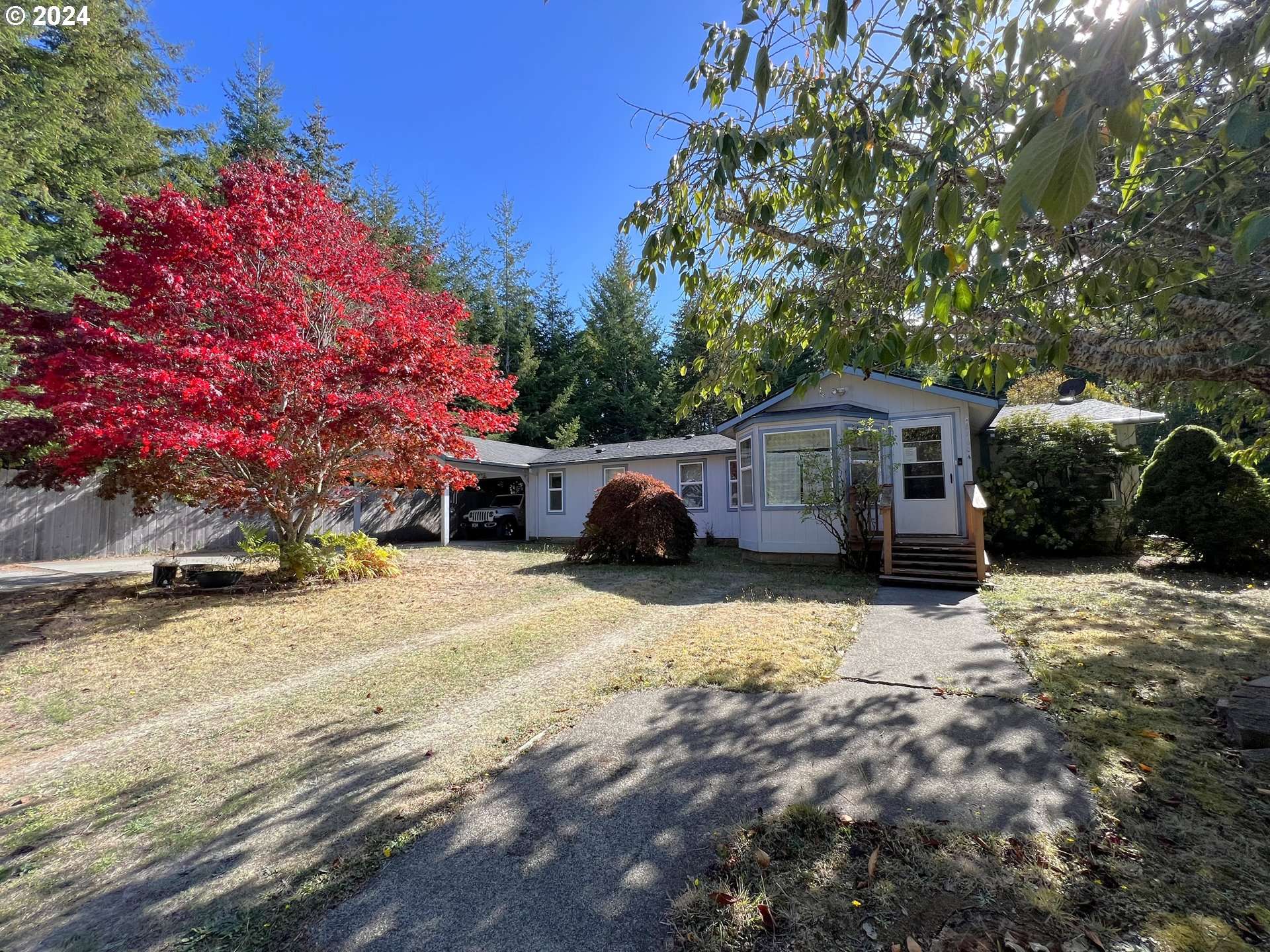 Bandon, OR 97411,87604 HOLLY LN