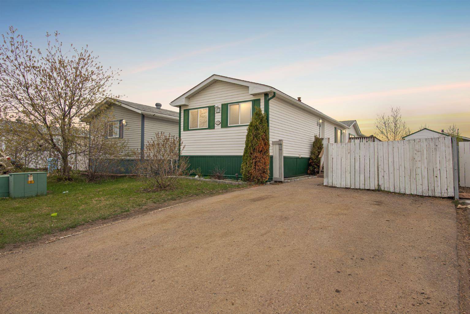 Fort Mcmurray, AB T9K 2P2,109 McTavish CRES