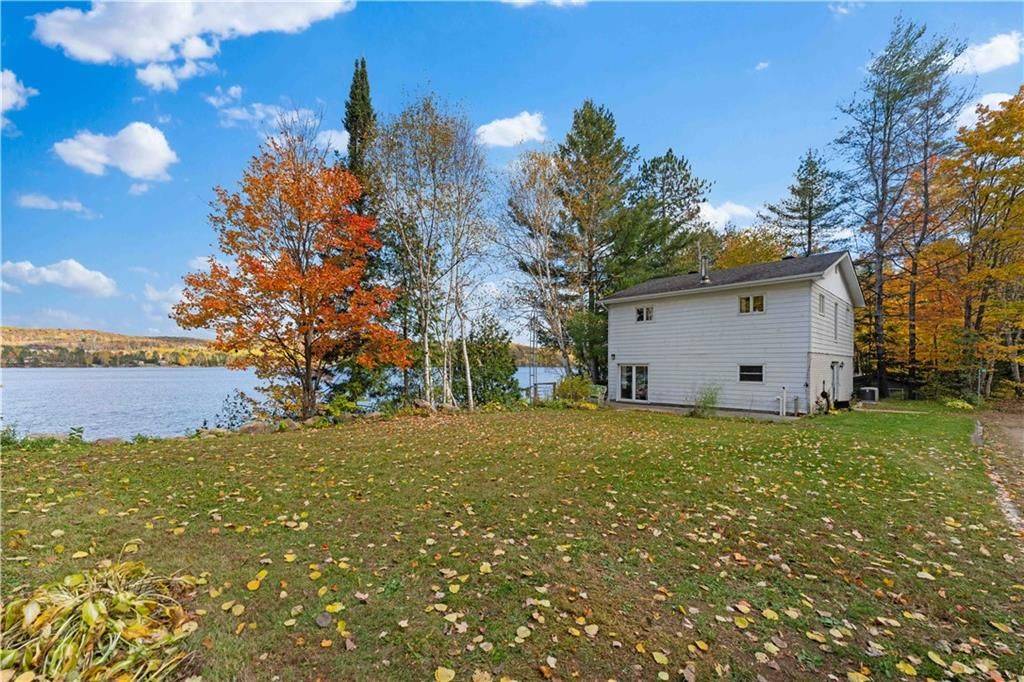 Madawaska Valley, ON K0J 1B0,88 CHRIS MULLIN LN