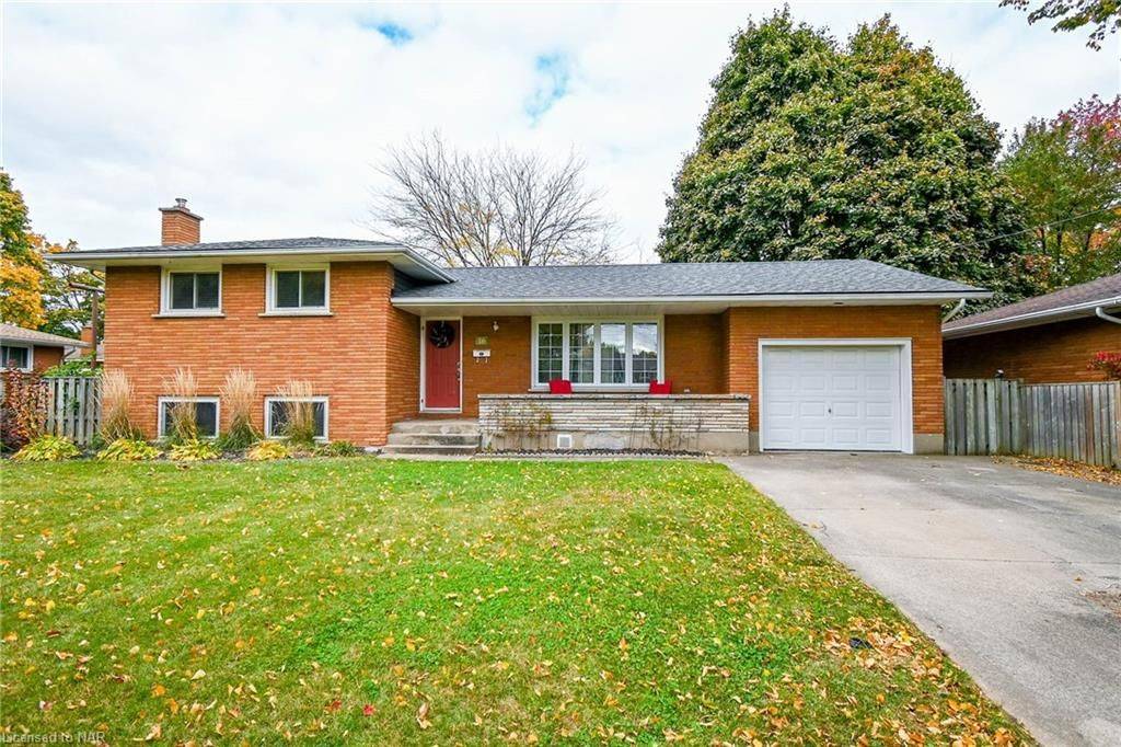 St. Catharines, ON L2N 4B8,16 ROYAL MANOR DR